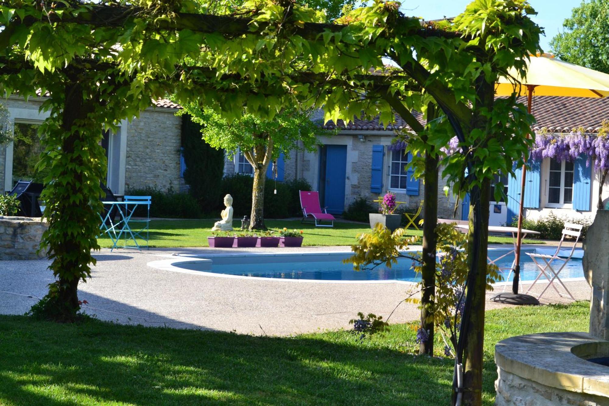 L'Instant Bleu Hotel Marans  Luaran gambar