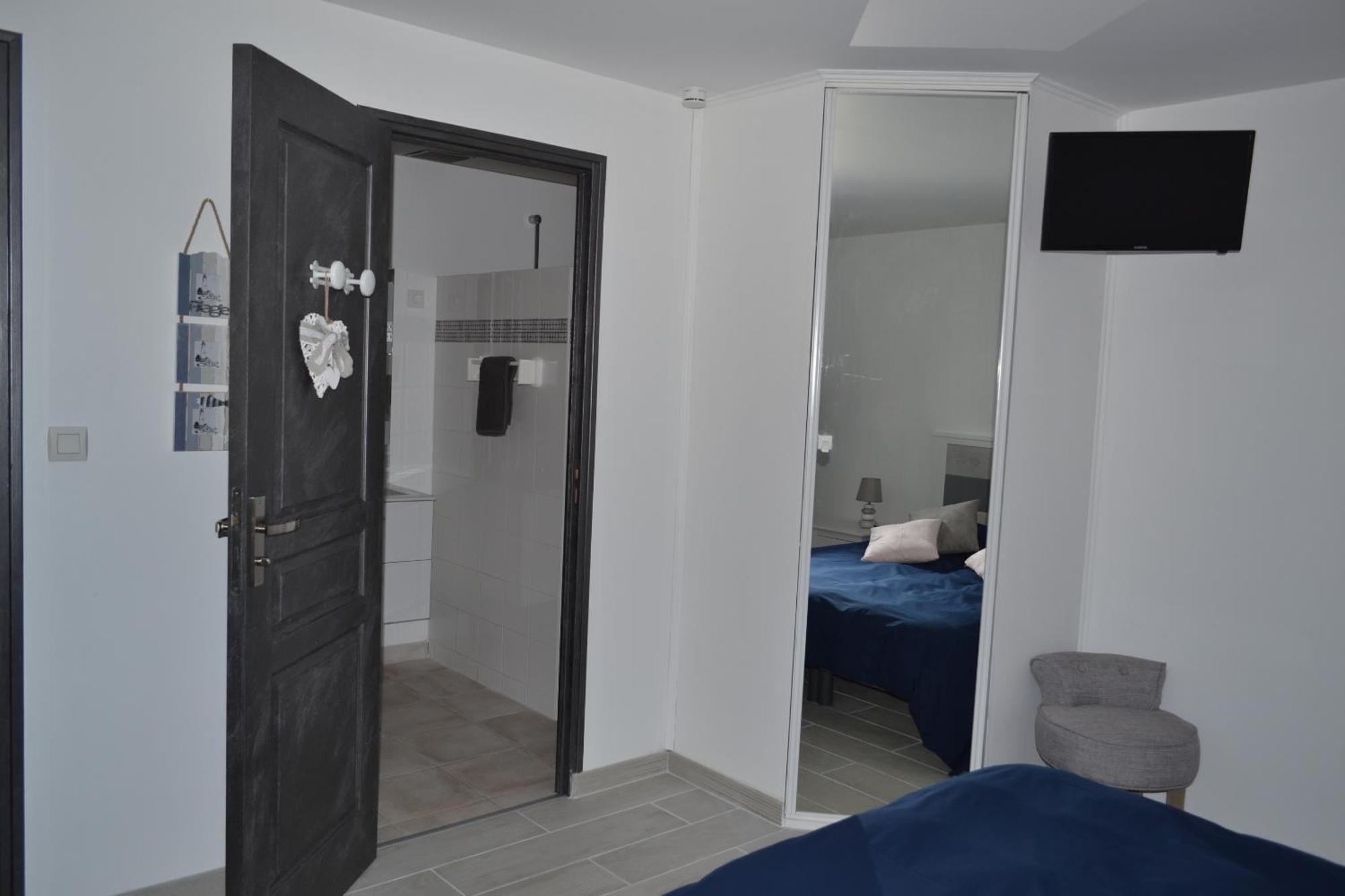 L'Instant Bleu Hotel Marans  Luaran gambar