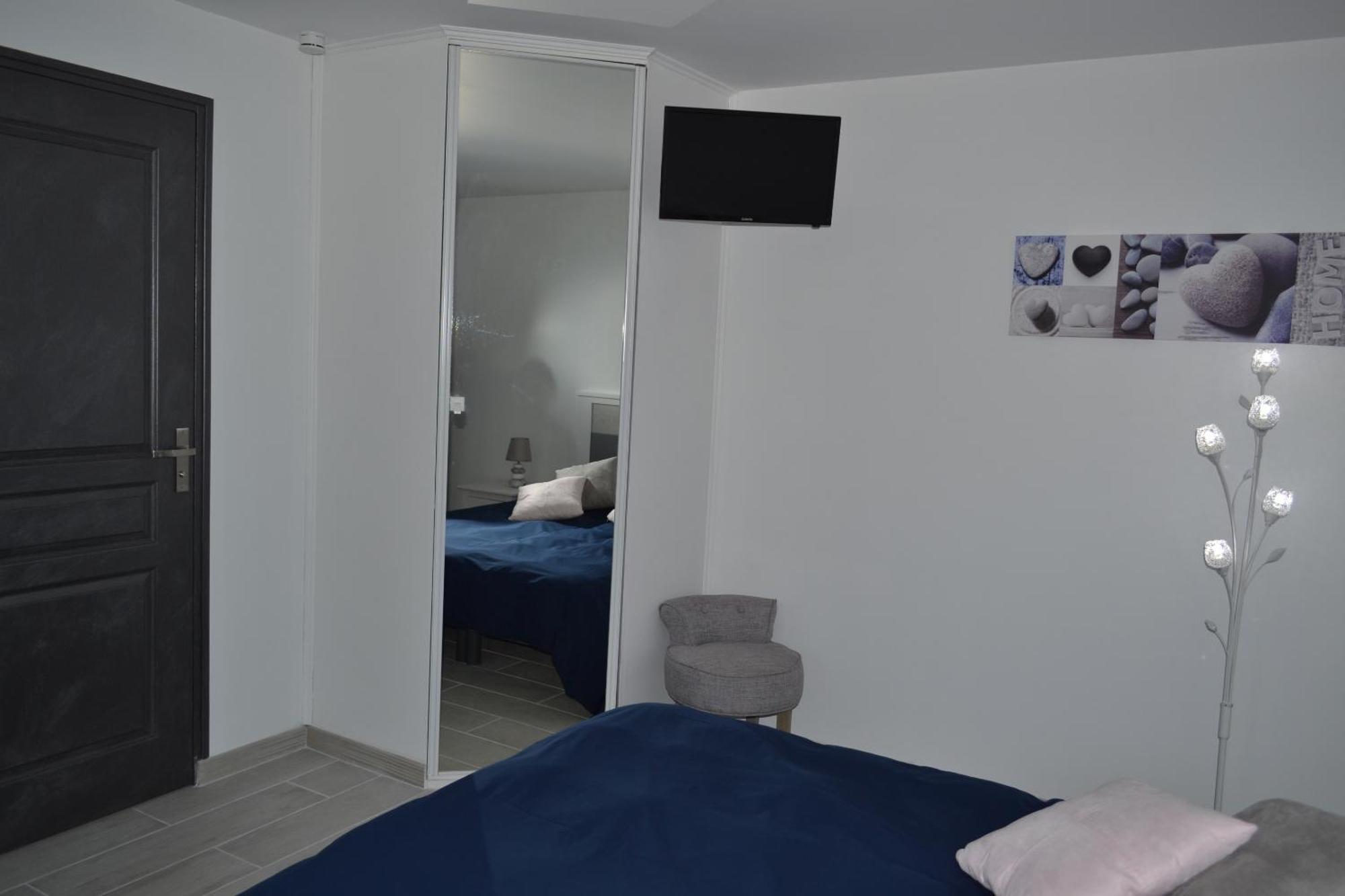 L'Instant Bleu Hotel Marans  Luaran gambar